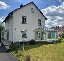 Modernes Wohnhaus mit Wintergarten und zwei Garagen zentral in Kassels bevorzugter Lage - Kassel / Brasselsberg