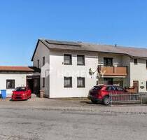 Viel Platz zum Wohnen und Arbeiten - EFH mit Anbau, Loggia und 3 Stellplätzen in Schöfweg