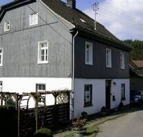 Naturliebhaber-Gepflegte, 2-Zimmer-Etagenwohnung,Carport, sep.Gartenterrasse, ruhige, ländliche Wohnlage, Marienheide-Ortsteil,