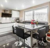 Großzügige 4,5-Zimmer-Wohnung mit moderner Ausstattung, geräumiger Terrasse und Garage - Oberndorf am Neckar Aistaig