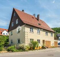 Gepflegtes Ein-Zweifamilienhaus | Sauna, 30 m² Terrasse, Garten, Doppelgarage und Stellplätze - Berglen OT Oppelsbohm
