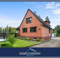 Gepflegtes Einfamilienhaus mit Vollkeller und Nebengebäude mit Garage für zwei Fahrzeuge - Hamburg / Rahlstedt