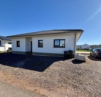 Moderner Bungalow in Bausendorf - stilvolles Wohnen auf einer Ebene
