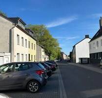 Zwangsversteigerung eines Zweifamilienhauses - Würselen