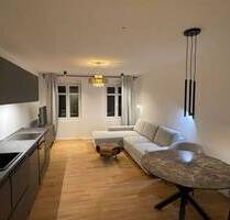 ERSTBEZUG*NEUE MÖBLIERUNG* AUFWEND. MODERNISIERUNG*TOP-LAGE*BALKON*LIFT - Berlin Mitte