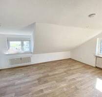 ERSTBEZUG nach Komplett-Renovierung - Attraktive 3,5-Zi.-Wohnung mit Balkon & Gartennutzung - Coburg Rögen