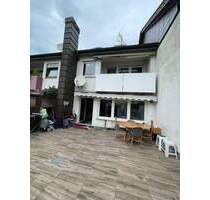 Charmantes Reihenmittelhaus mit solider Mieteinnahme und Garage in Schorndorf