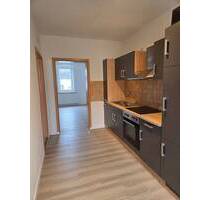 renovierte 3-Raum-Wohnung im 1. OG mit Einbauküche und Stellplatz - Ostrau