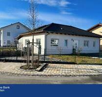 Modernes Wohnen im Bungalow: Komfort und Gartenidylle genießen ! - Otzing