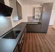 Neubau-Wohnung mit toller Einbauküche und großer sonniger Terrasse in Kolitzheim !