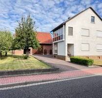 Ländliche Idylle in Heringen-Wölfershausen - Gepflegtes Zweifamilienhaus mit großem Hof und Scheune !
