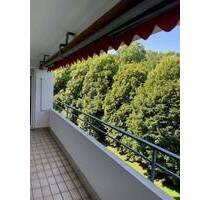 Renovierungsbedürftige 4,5 Zimmer Wohnung in Stuttgart-Feuerbach!