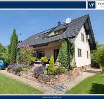 Einfamilienhaus mit attraktivem Außenbereich und moderner Ausstattung - Bühl / Weitenung