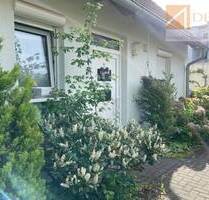 Entzückende, aufwendig sanierte DHH. mit Terrasse, Garten in toller Lage! - Kitzingen