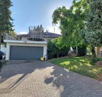 Großzügiges Komforthaus mit großer Einliegerwohnung, Wintergarten, Balkon, Garten, Do-Garage und Stellplätzen, in Freisen-Oberkirchen