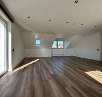 Leerstehende 3,5 Zi. Neubauwohnung mit Balkon, Dachboden, Keller & PKW Stellplatz - Dillingen an der Donau Hausen