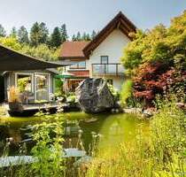Seltenheit: Familienidyll mit Wellnessfaktor - Einfamilienhaus mit Naturteich, Sauna & Whirlpool - Schluchsee