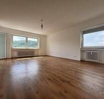 Geräumige, sonnige 5 Zimmer-Wohnung! - Esslingen am Neckar