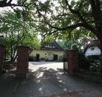 Rarität: Reetdach-Ensemble mit 3 Einheiten auf parkähnlichem Traum-Grundstück! - Norderstedt