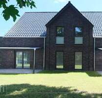 Moderne Haushälfte mit Wärmepumpe, zwei Bädern und überdachter Terrasse - Leer (Ostfriesland) Heisfelde