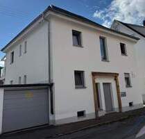 Modernes Dreifamilienhaus mit 3 Wohneinheiten, Garten & hochwertiger Ausstattung - Tuttlingen