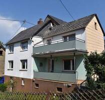 Familienfreundliches Haus mit Balkon und Terrasse in Leiningen