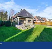 Wohnen mit Stil: Saniertes Einfamilienhaus und großer Garten zum Genießen - Bremen Farge