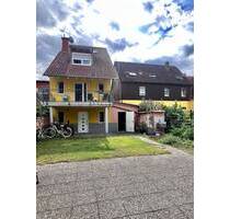 Mehrfamilienhaus mit 4-Wohneinheiten Garten, Garage und 2 Stellplätzen - Waghäusel Wiesental