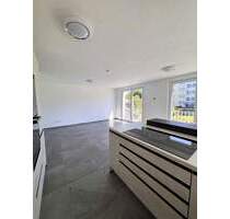 Sonnige, schöne 3-Zi.-Wohnung mit Balkon, Einbauküche uvm. in Sindelfingen - sofort bezugsfrei!