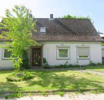 Mit ein wenig Geschick wird es wieder schick! Großzügiges Einfamilienhaus in beliebter Kieler Randlage