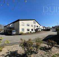 Repräsentatives Gewerbeobjekt mit Wohneinheit, Büros, Halle und Garagen, 3486 m² Grundst. - Soest
