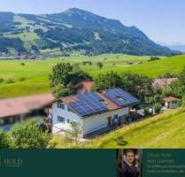 Alpenfeeling pur: Zweifamilienhaus mit Bergblick in Rettenberg
