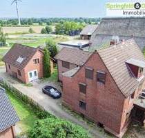 Zweifamilienhaus + Gewerbegebäude auf knapp 2 Hektar Land - Hamburg Curslack