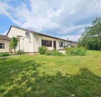 Gepflegter Bungalow + 2 Garagen in ruhiger Lage Nähe Flammersfeld 35 Min BN SU