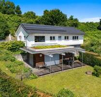 Freistehendes EFH mit Einliegerwohnung, grossem Garten, Pool und Garage in 79346 Endingen