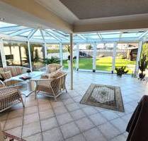 freistehend und top gepflegt - 695.000,00 EUR Kaufpreis, ca.  170,00 m² Wohnfläche in Rüsselsheim (PLZ: 65428)