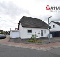 Freistehendes Einfamilienhaus mit Garage und schönem Gartengrundstück - Bedburg