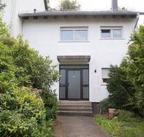 Ruhiges Wohnen am Waldrand im großzügigen Reihenmittelhaus in Kaiserslautern-Hohenecken