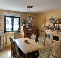 Ländliches Anwesen mit besonderem Charme mit Nebengebäuden, Scheune und Gartengrundstück in Hammelburg, OT