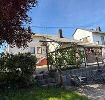 Ansprechendes Ein- bis Zweifamilienhaus mit schönem Grundstück in bevorzugter Lage - Ransbach-Baumbach