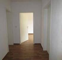 Objekt-Nr.: 3124 - vermietete 2-Zimmer-ETW im EG mit Wanne und Balkon in Lengenfeld