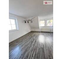 Moderne 1-Raum-Wohnung mit Einbauküche und PKW-Stellplatz im Zentrum von Schlettau!