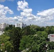 schöne 3-Zi.-Eigentumswohnung mit Tiefgaragenstellplatz in guter Lage - UBAHN Anbindung - 702 - München