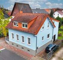 Familienfreundliches Zweifamilienhaus in zentraler Lage von Bruchköbel