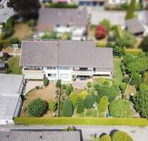 Ideal für 2 Familien, kurzfristig bezugsfrei: Doppelhaus mit großem Gartengrundstück in Gauting,