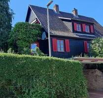 Charmantes Einfamilien-Holzhaus mit Gartenidylle und Wellness-Oase in Hambach - Dittelbrunn