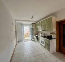 Große 3-Raumwohnung mit Einbauküche und Balkon - Falkenstein