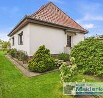 Zeitloses, massives Einfamilienhaus mit Garage und Nebengelass - Jarmen