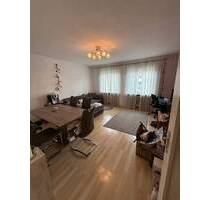 3-Zimmer-Wohnung in super Lage - 820,00 EUR Kaltmiete, ca.  78,00 m² Wohnfläche in Nürnberg (PLZ: 90427) Schniegling
