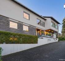 Wohn- und Geschäftshaus mit Innenpool in ruhiger Lage - Merzig